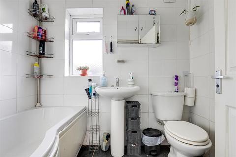 3 bedroom semi-detached house for sale, Highfield Drive, Carlton NG4