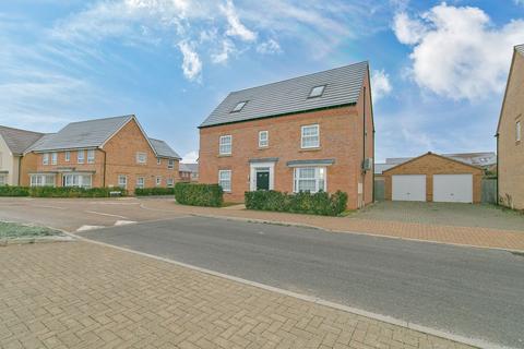 6 bedroom detached house for sale, Westergate Avenue, Brooklands, MK10