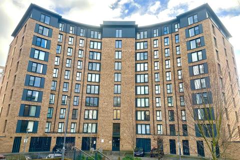 1 bedroom apartment to rent, Lincoln Apartments, 3 Lexington Gardens, B15