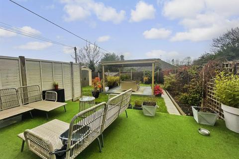 3 bedroom detached house for sale, Annie Road, Snodland, Kent
