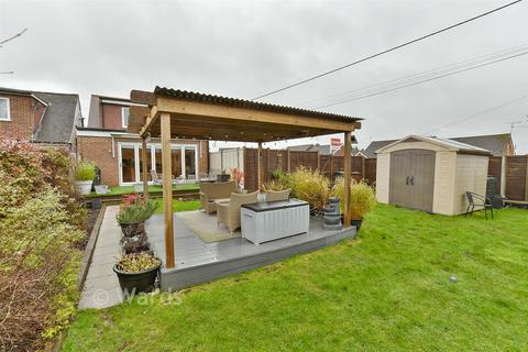 Annie Road, Snodland, Kent