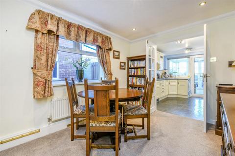 3 bedroom semi-detached house for sale, Dale Avenue, Preston PR4