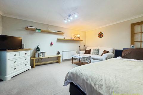 undefined, Ross Close, Essex CB11