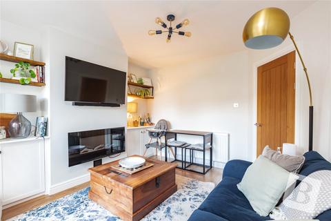 2 bedroom apartment for sale, Matlock Gardens, Hornchurch, RM12