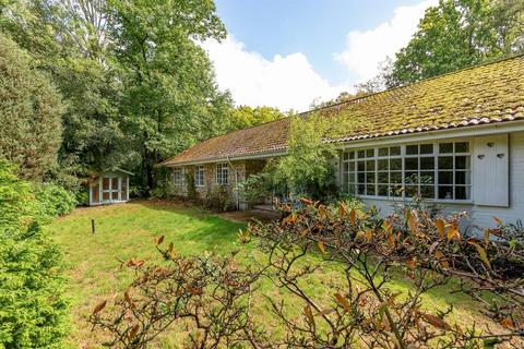 4 bedroom detached bungalow for sale, Greenhurst Lane, Storrington,