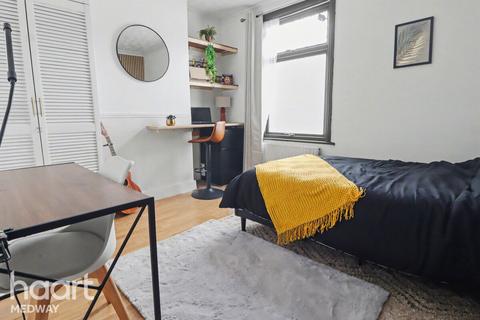 1 bedroom in a house share to rent, Bingham Road, Rochester