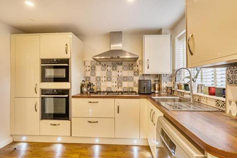 3 bedroom end of terrace house to rent, Market End Way,  Bicester,  OX26