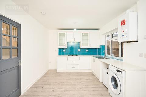3 bedroom end of terrace house for sale, Redbridge Lane East, Redbridge, Ilford, Essex, IG4