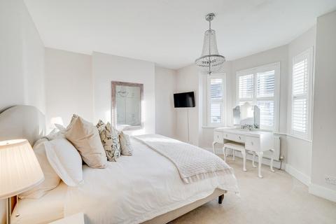 2 bedroom terraced house for sale, Vandyke Road