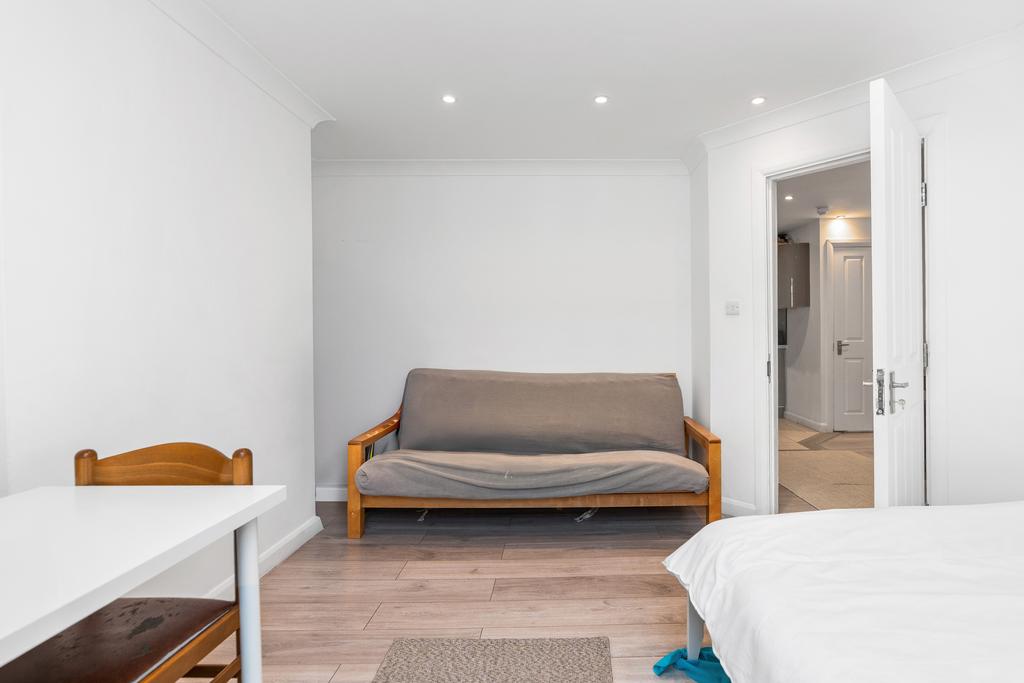 Master bedroom 2