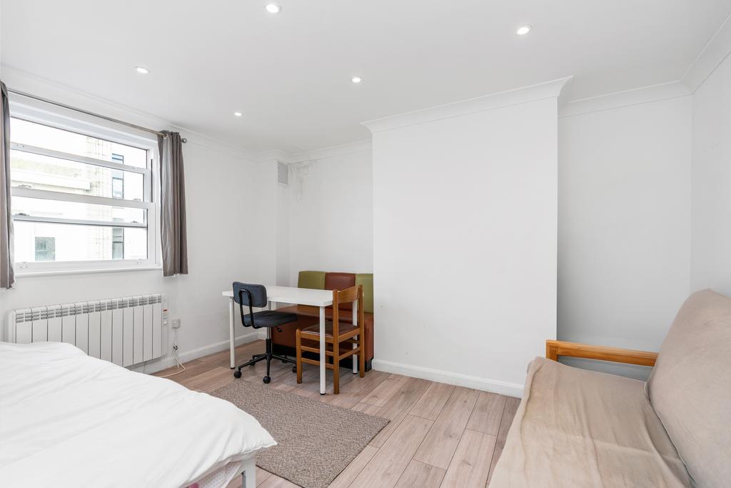 Master bedroom 3