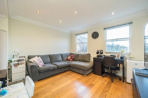 1 bedroom flat to rent, Fulham Palace Road, London W6