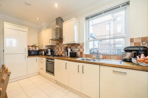 1 bedroom flat to rent, Fulham Palace Road, London W6