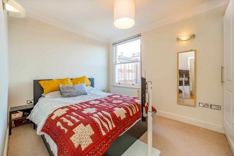 1 bedroom flat to rent, Fulham Palace Road, London W6
