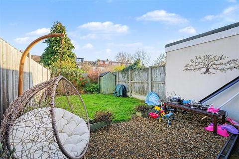 1 bedroom apartment for sale, Fotheringham Road, Enfield