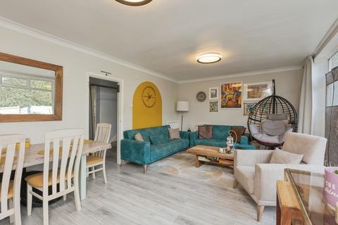undefined, Yew Tree Close, Kent DA3
