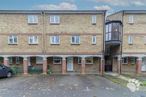 Woodstock Crescent, Basildon SS15