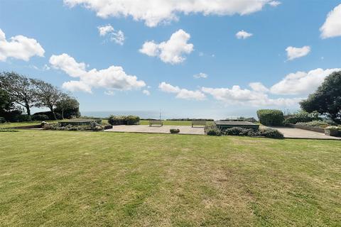 2 bedroom flat for sale, East Cliff