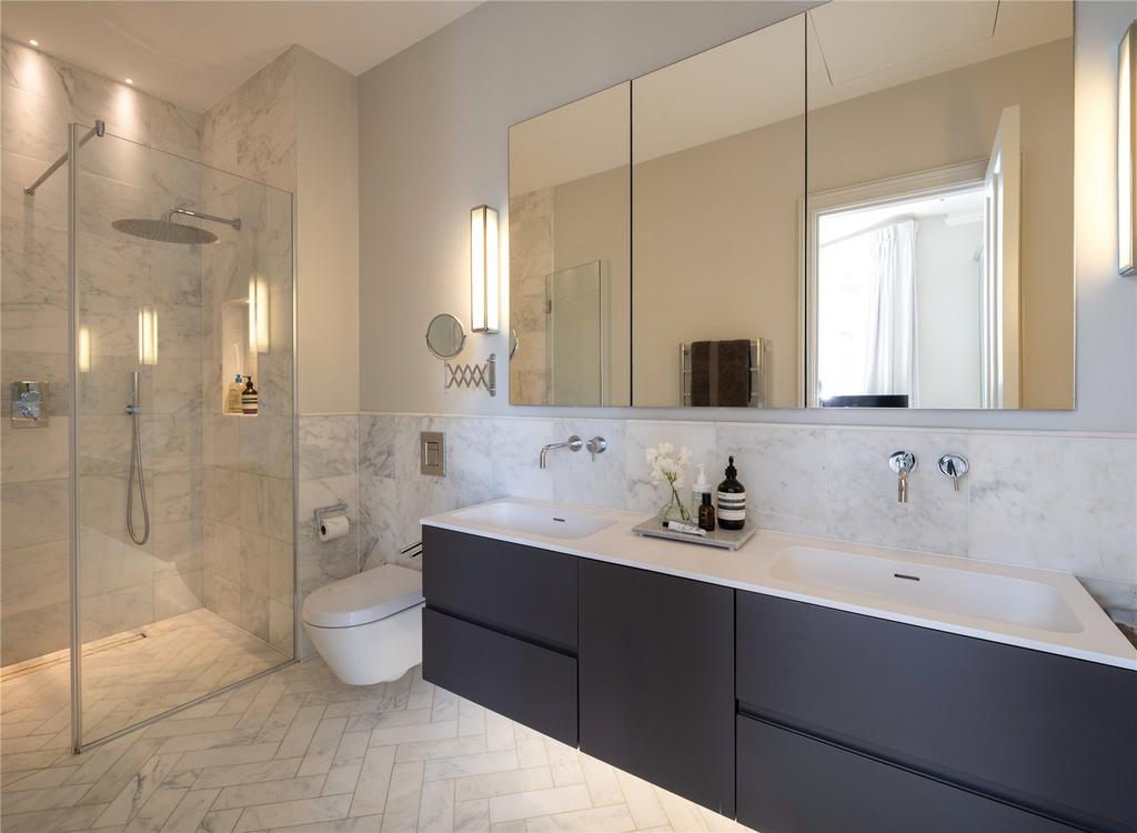 Principal Bathroom