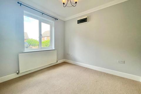 3 bedroom end of terrace house to rent, Kirkwood Grove, Medbourne