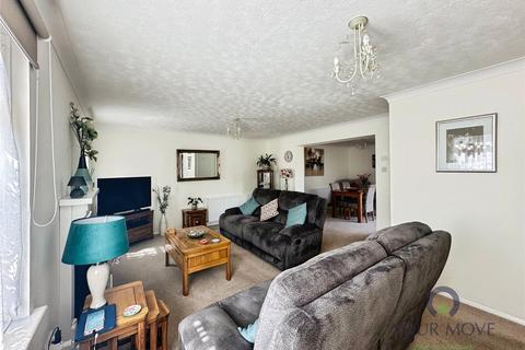 3 bedroom detached house for sale, Wade Close, East Sussex BN23