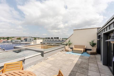 3 bedroom maisonette to rent, Portland Square, Bristol BS2