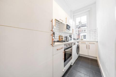 2 bedroom flat for sale, Sandmere Road, SW4