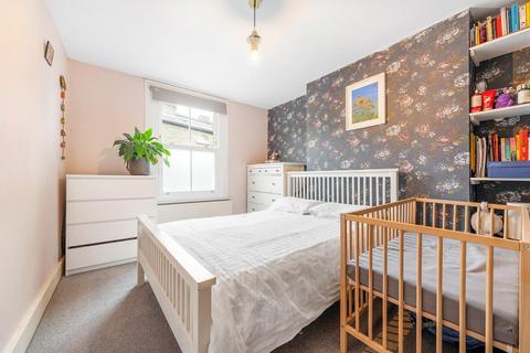 2 bedroom flat for sale, Sandmere Road, SW4