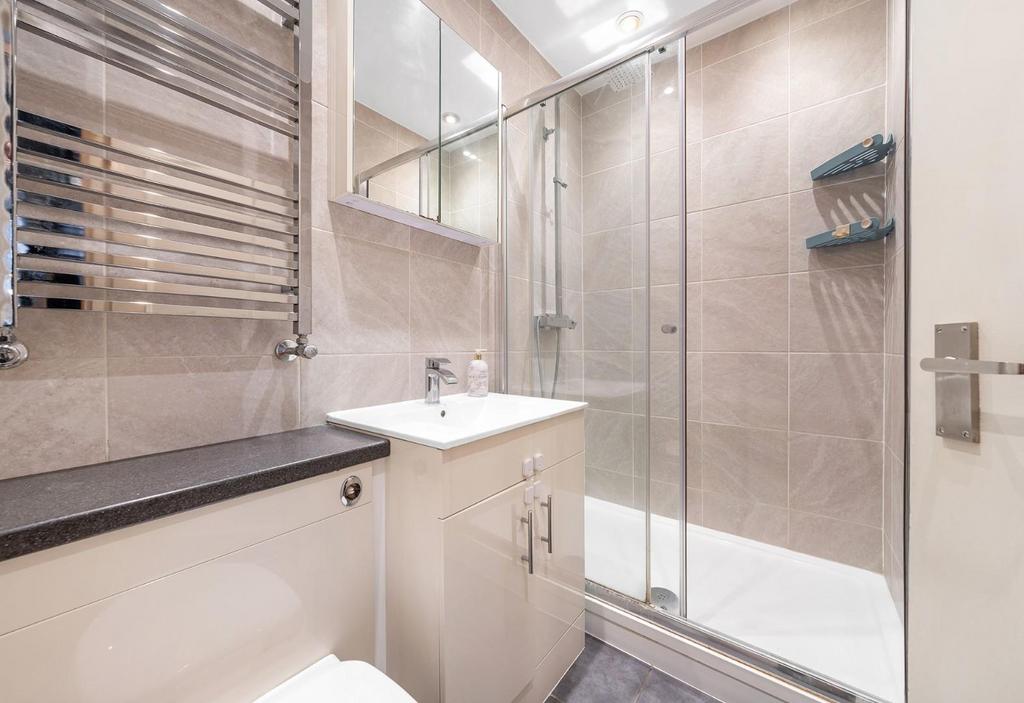 Bathroom.JPG