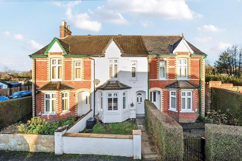 Highclere Road, Knaphill, Woking, GU21