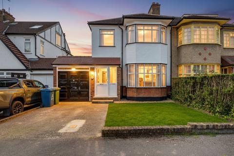 3 bedroom semi-detached house to rent, Lankers Drive, Harrow HA2