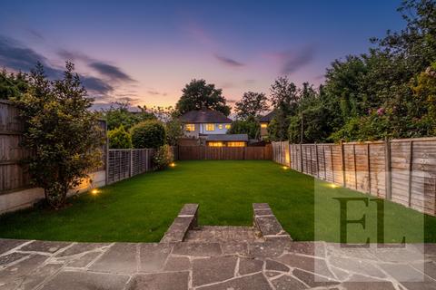 3 bedroom semi-detached house to rent, Lankers Drive, Harrow HA2