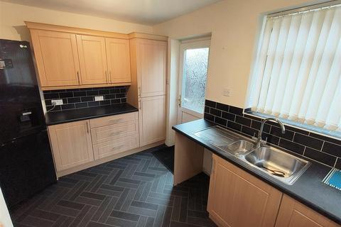 2 bedroom semi-detached bungalow to rent, Sussex Way, Darlington