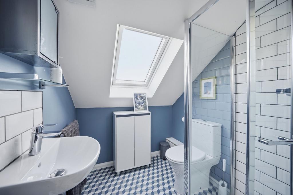 Bedroom 4 ensuite