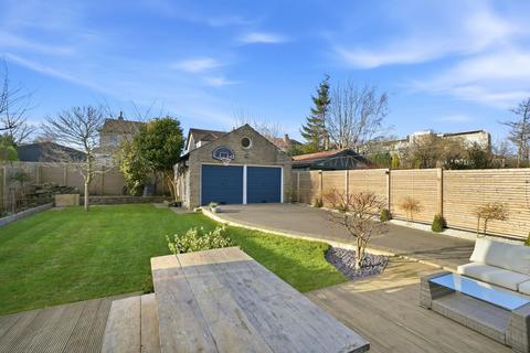 4 bedroom semi-detached house for sale, Le Marchant Avenue, Lindley, Huddersfield