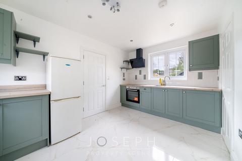 3 bedroom terraced house to rent, Seaward Avenue, Leiston, IP16