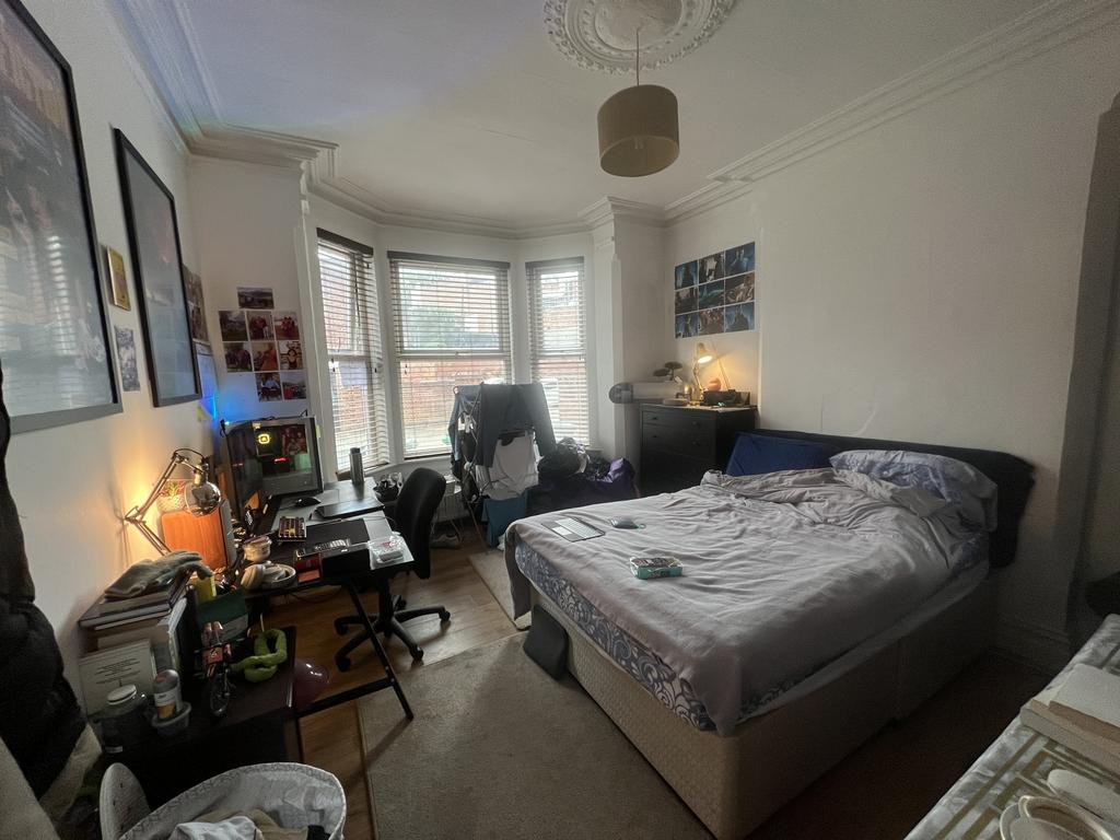 Bedroom 11.JPG