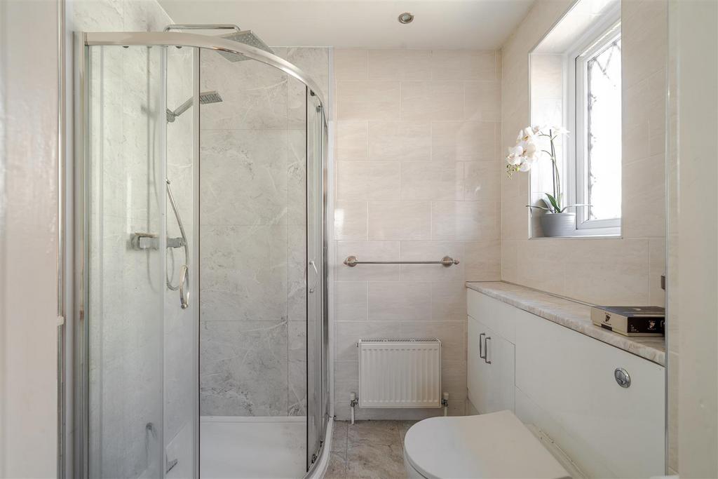 En-Suite to Bedroom 1