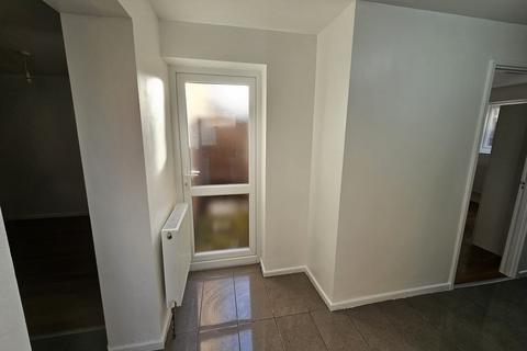 2 bedroom flat to rent, Waterside Close, Bordesley Green B9