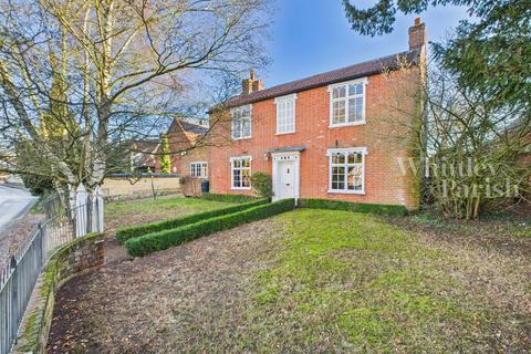 3 bedroom detached house for sale, The Street, Garboldisham
