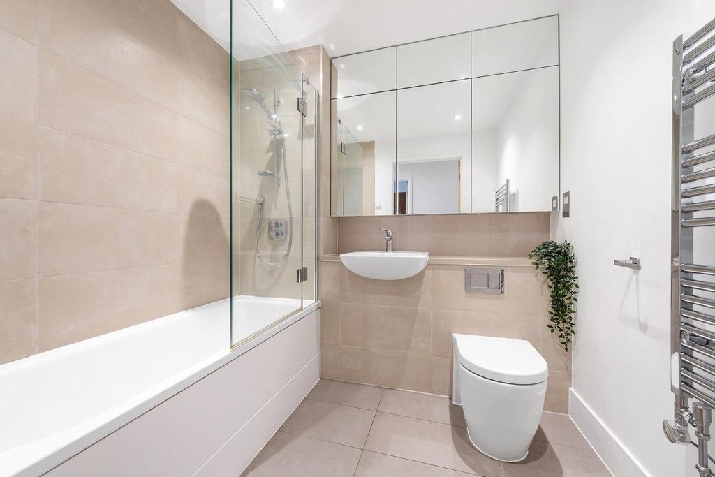 Bathroom.JPG