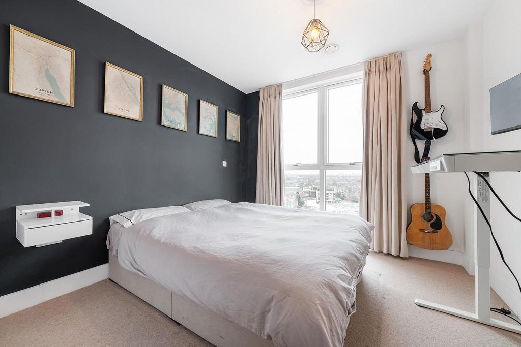 Bedroom 1 (2).JPG