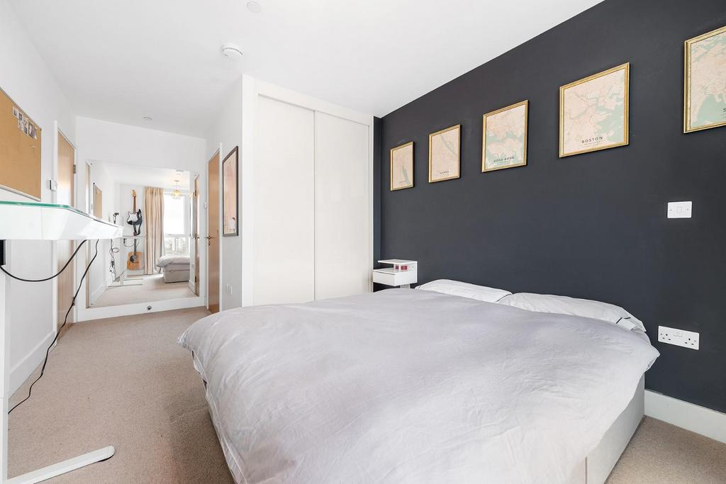 Bedroom 1 (3).JPG