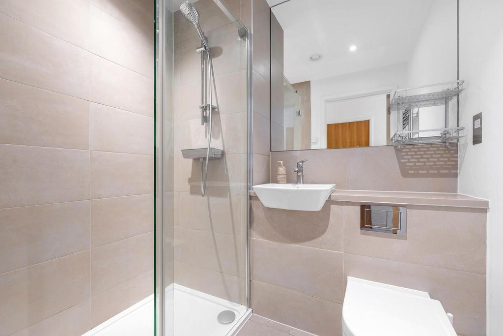 Ensuite.JPG