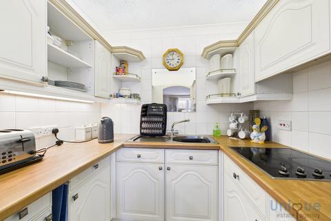2 bedroom apartment for sale, Ashton Garden Court, St. Andrews Road North, Lytham St. Annes, FY8