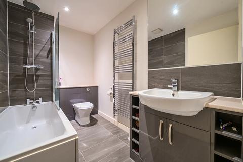 2 bedroom apartment for sale, Hanworth Lane, Chertsey, KT16