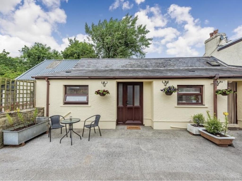 The cottage front elevation