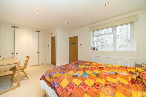 2 bedroom flat to rent, Kilburn High Road, London NW6