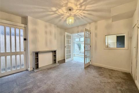 3 bedroom semi-detached house to rent, Sussex Road, Southport PR9