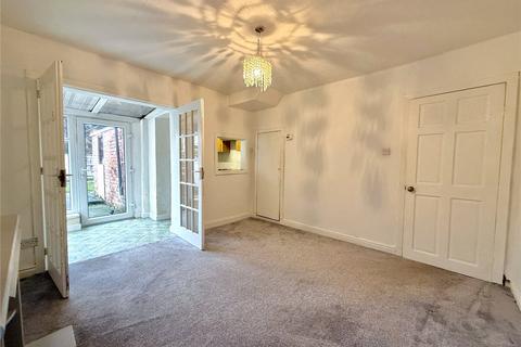 3 bedroom semi-detached house to rent, Sussex Road, Southport PR9
